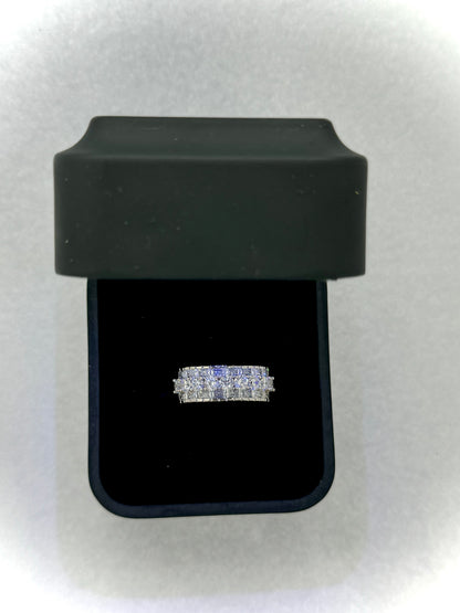 Exquisite Square-Cut Diamond Band Ring