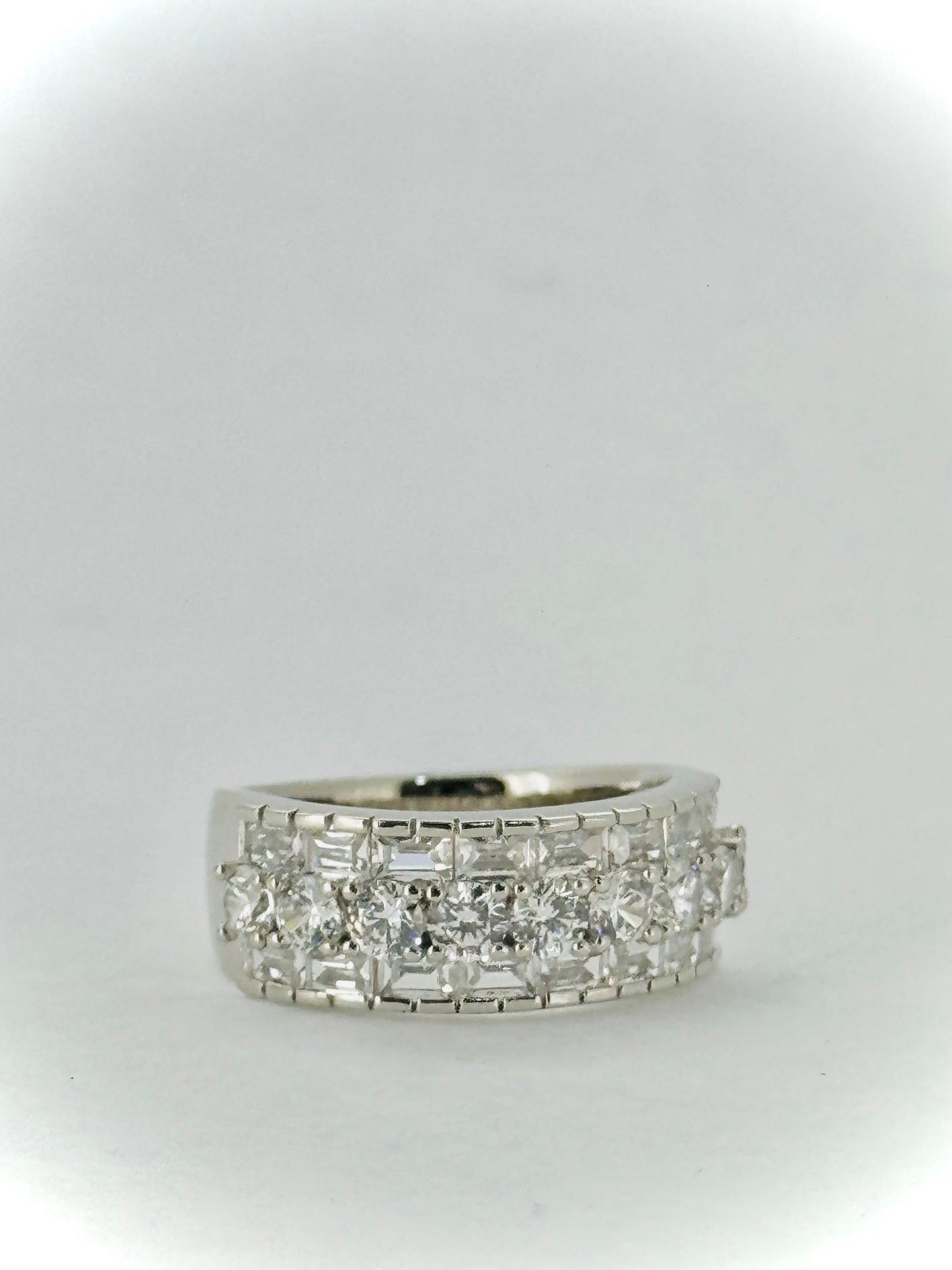 Exquisite Square-Cut Diamond Band Ring